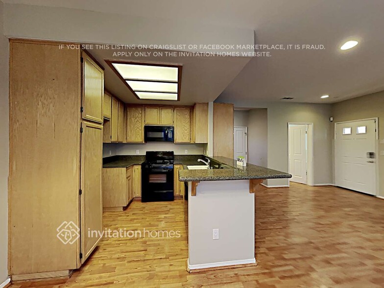 Building Photo - 13280 Dronfield Ave