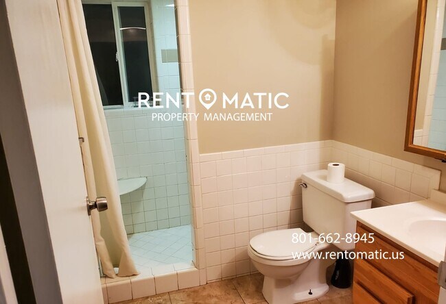 Building Photo - 1207 E Gaylene Cir