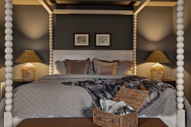 Building Photo - 611 N Pine St