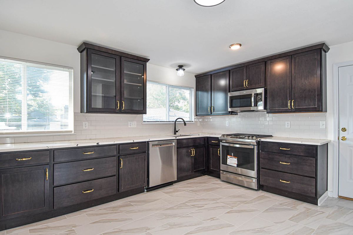 Building Photo - 306 Bright Meadows Dr