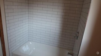 Building Photo - 3 bedroom in Chicago IL 60642