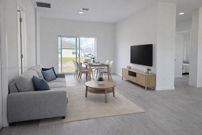 Building Photo - 416 Columbus Blvd S