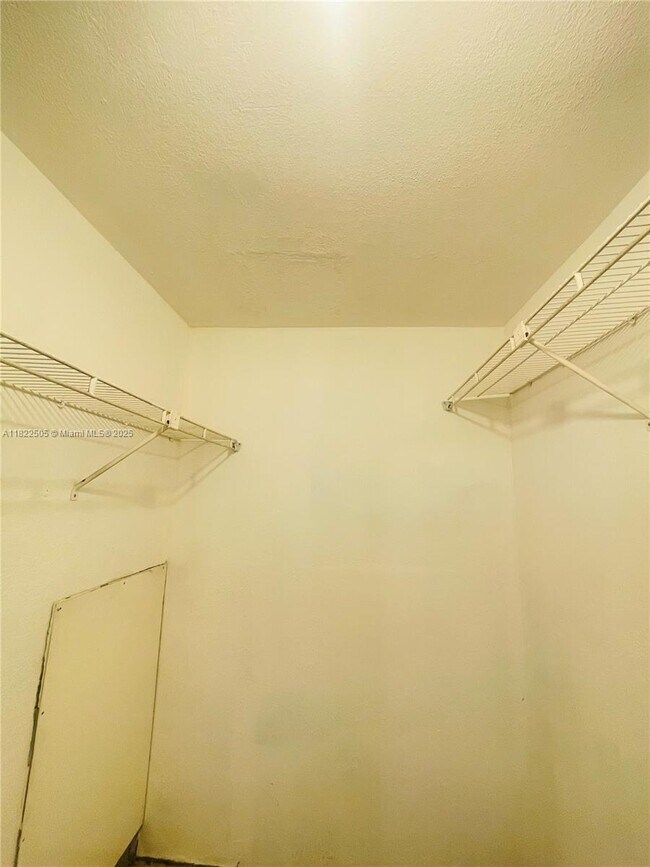 Building Photo - 2736 S University Dr