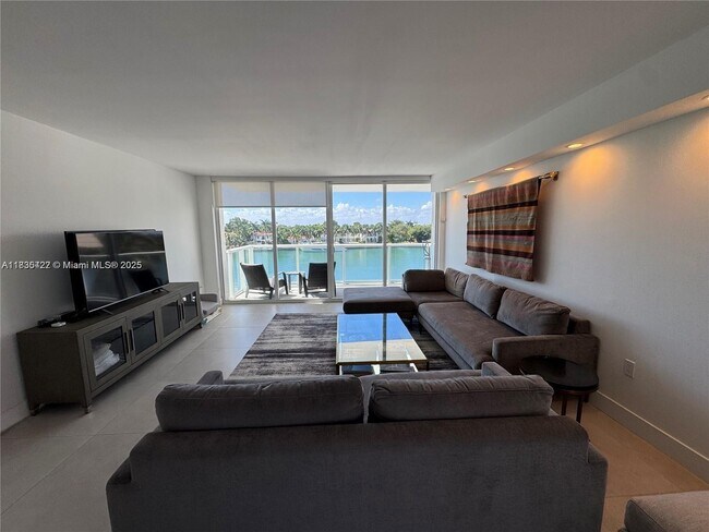 Building Photo - 5750 Collins Ave