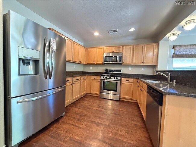 Building Photo - 856 Pittston Ave