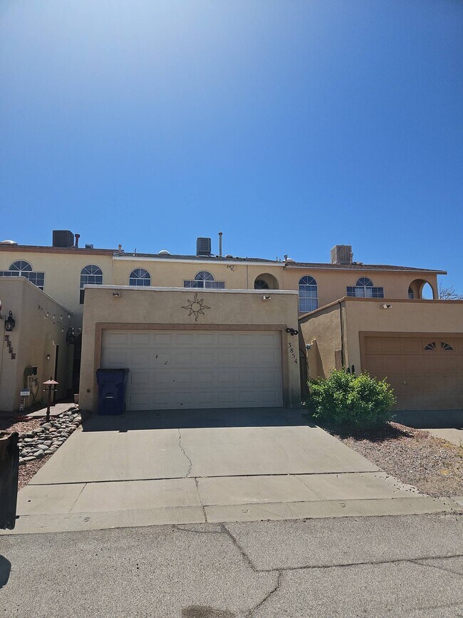 Building Photo - 3854 Van Ess Ct