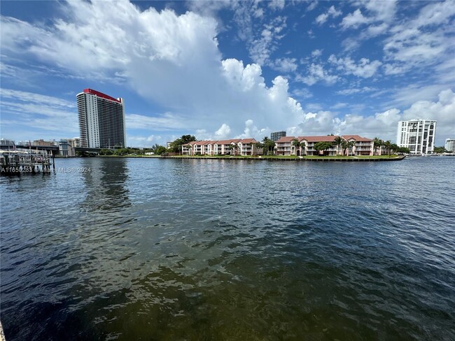 Building Photo - 3800 S Ocean Dr