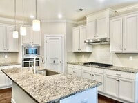 Building Photo - LIKE NEW IN WEDDINGTON SCHOOLS