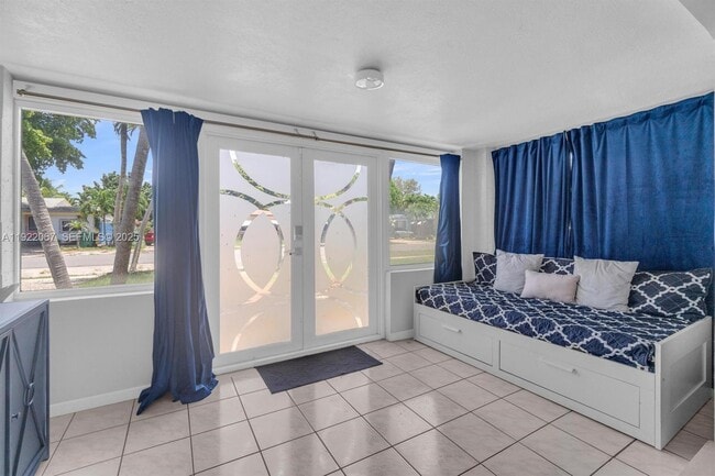 Building Photo - 37 SW 11th St