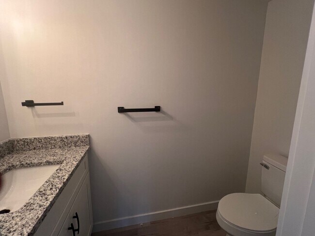 Building Photo - 9TH Ave Dr NE 2287-2289