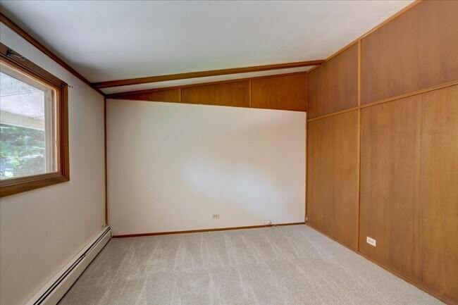 Building Photo - 6404 Maywood Ave