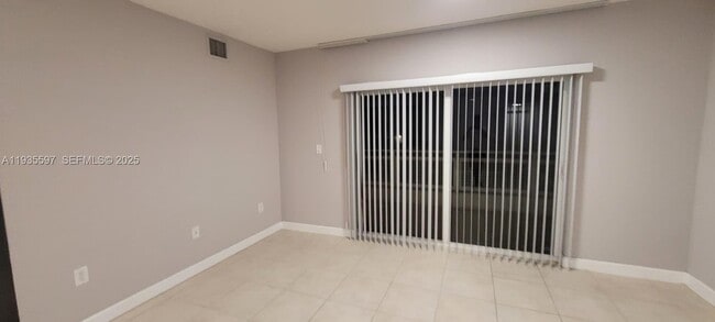 Building Photo - 471 NE 25th St