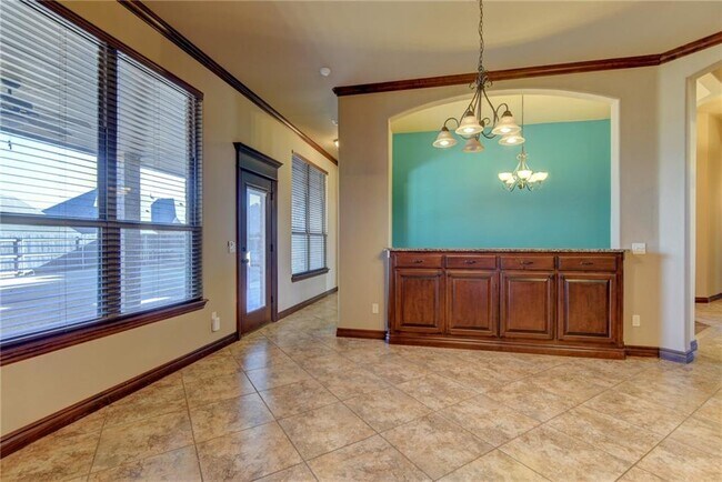 Building Photo - 9209 SW 30th St