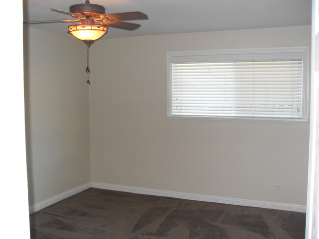 Building Photo - MENTONE - COZY CONDO WITH GREAT FLOOR PLAN!