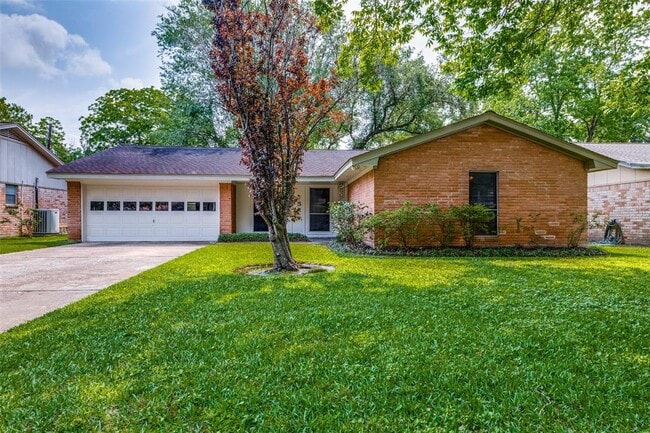 Building Photo - 8915 Bintliff Dr