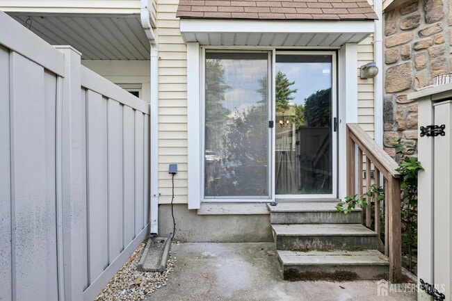 Building Photo - 1086 Schmidt Ln