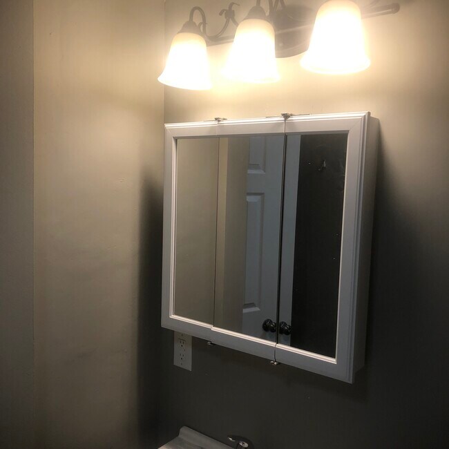 Building Photo - 349 S Hokendauqua Dr