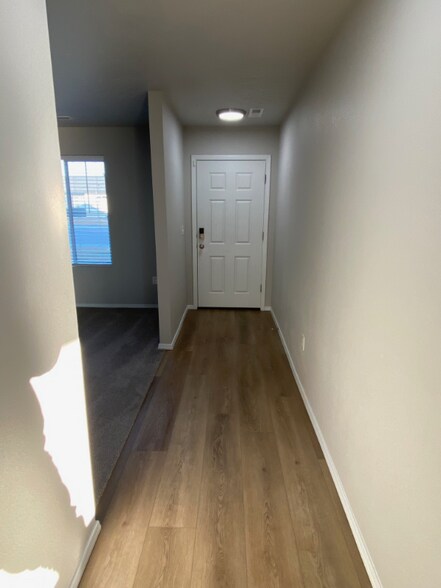 Building Photo - 1725 SW Miner St