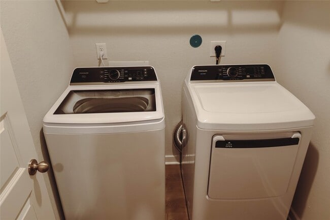 Building Photo - 8598 Blueberry Ash St