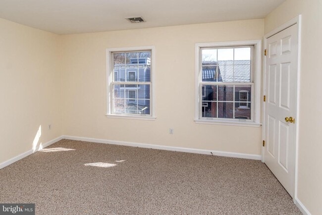 Building Photo - 62 Church St