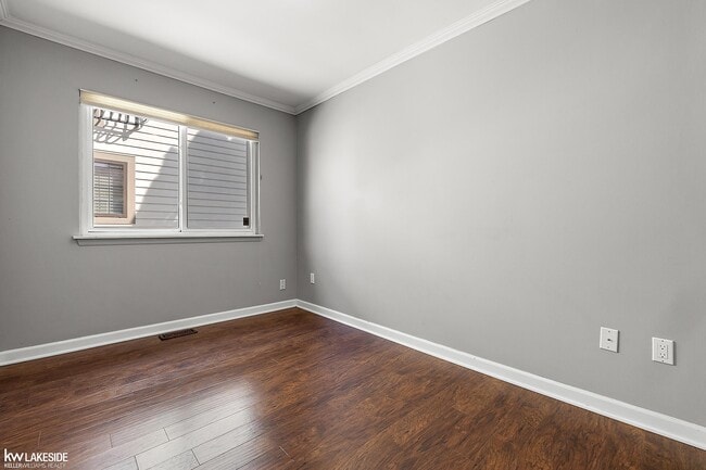 Building Photo - 1483 Bennaville Ave