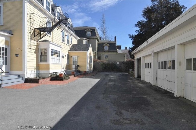 Building Photo - 35 Pelham St