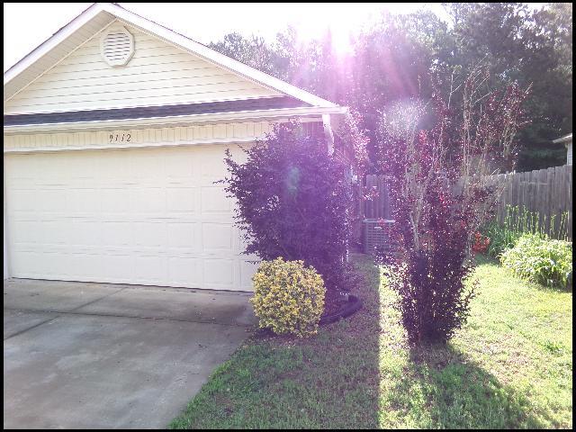 Building Photo - 9112 Pleasant Valley Dr