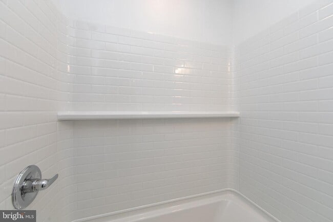 Building Photo - 32 Willis Ave