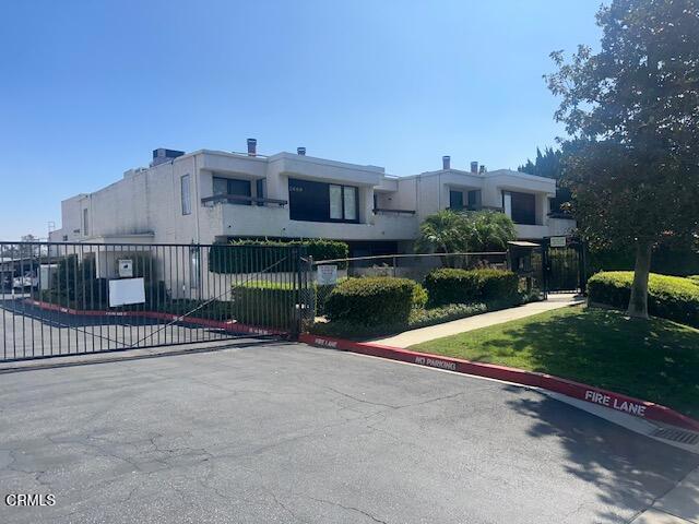 Building Photo - 2680 Lake Ave