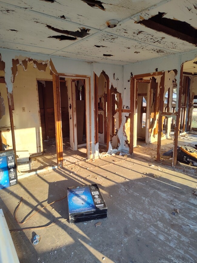 Building Photo - 10255 High Rd