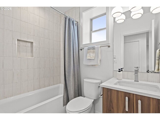 Building Photo - BRAND NEW stylish and modern Mt. Tabor stunner! Available Now!!
