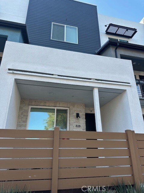 Building Photo - 828 S Harbor Blvd