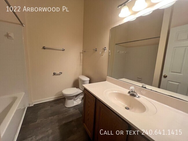 Building Photo - 1022 Arborwood Pl