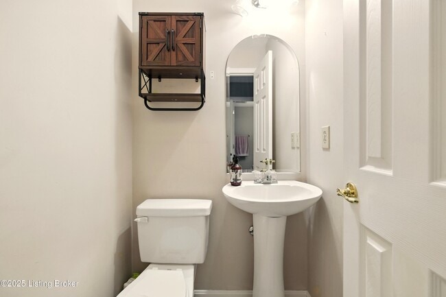 Building Photo - 225 Crescent Hill Pl