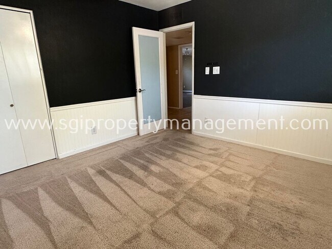 Building Photo - Luxury home with basketball court.