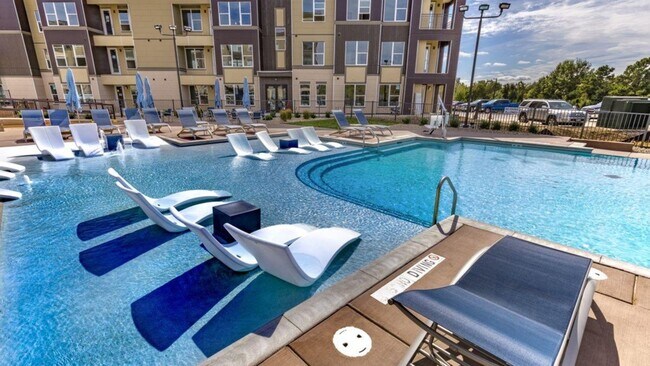 Building Photo - 12831 Daylight Dr