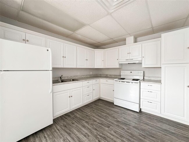 Building Photo - 4615 Heron St