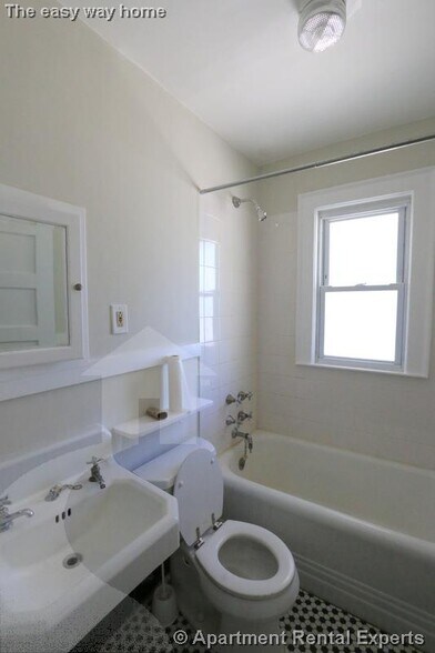 Building Photo - 45 Kidder Ave
