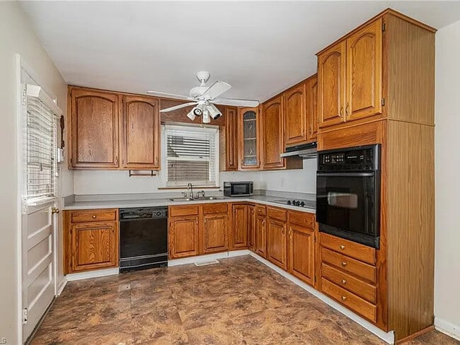 Building Photo - Earn Wealth While Leasing - Like a Homeown...