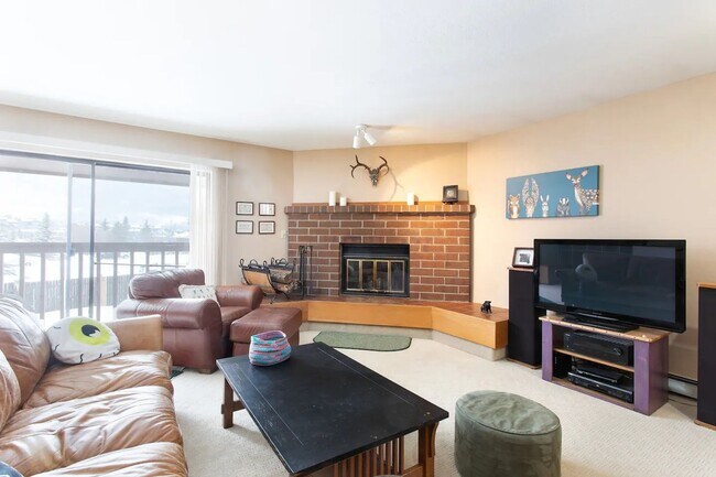 Building Photo - 716 Lagoon Dr