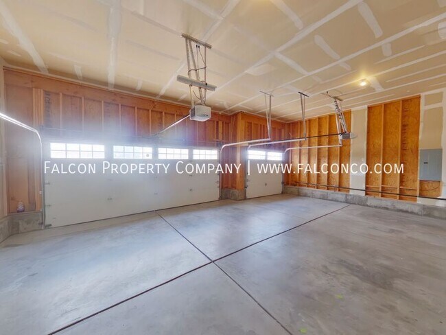 Building Photo - 7162 Laurel Cherry Ct