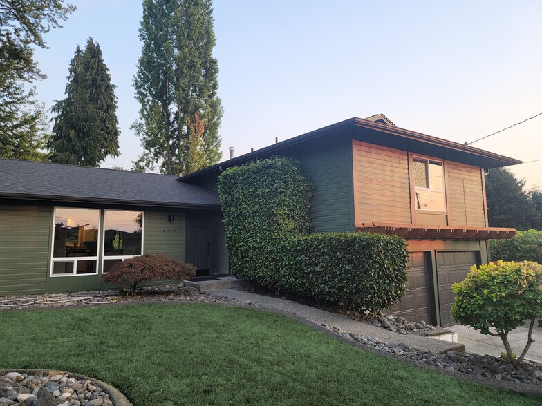 Front View - 8514 41st St W