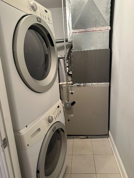 Building Photo - 1650 N Keeler Ave