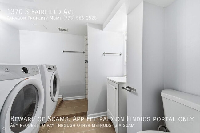 Building Photo - 1370 S Fairfield Ave