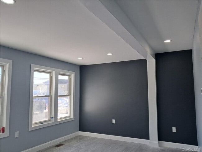 Building Photo - 160 Garfield Ave