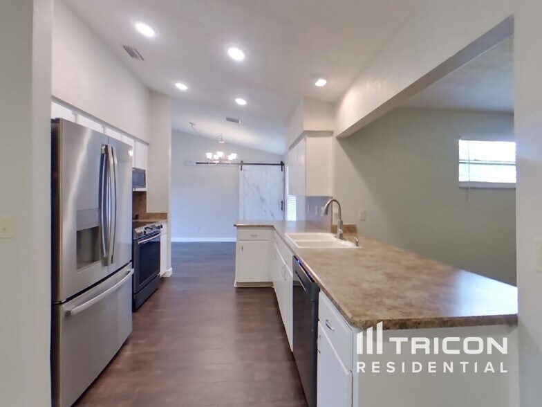 Building Photo - 5631 Touro Dr
