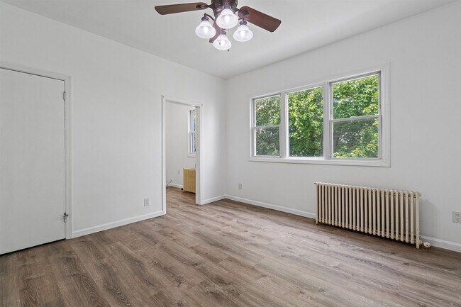 Building Photo - 182 Avenue F