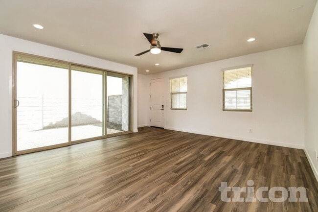 Building Photo - 9315 E Strobe Ave