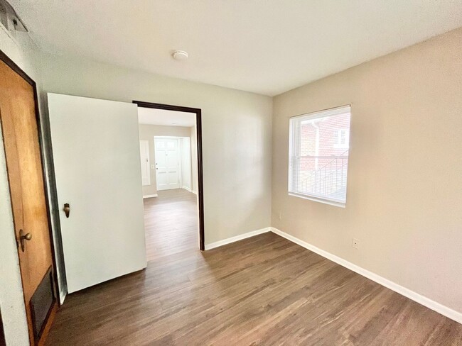 Building Photo - 112 Shepherd Ave