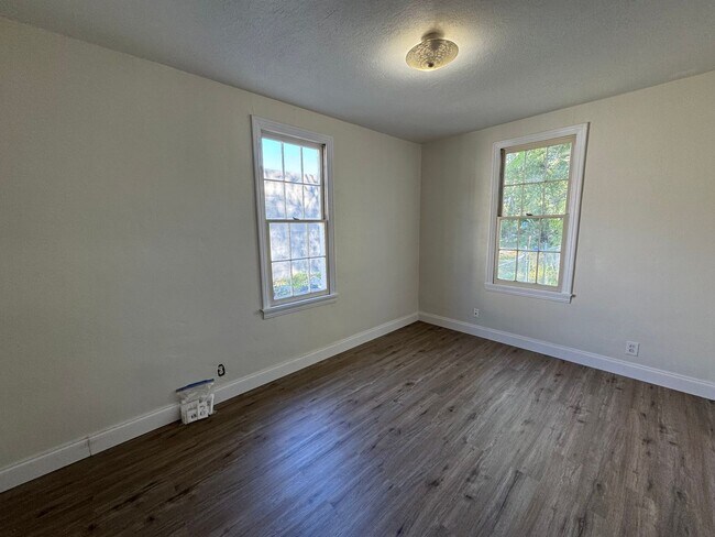 Building Photo - 2 Bedroom / 1 Bath Historic Home on Helvenston St in Live Oak